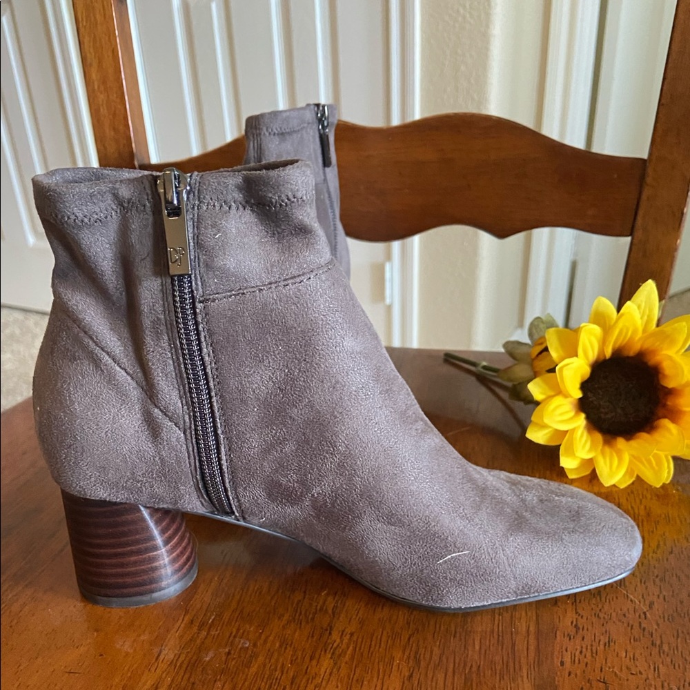 Donald Pliner Cazzie Block Heel Bootie